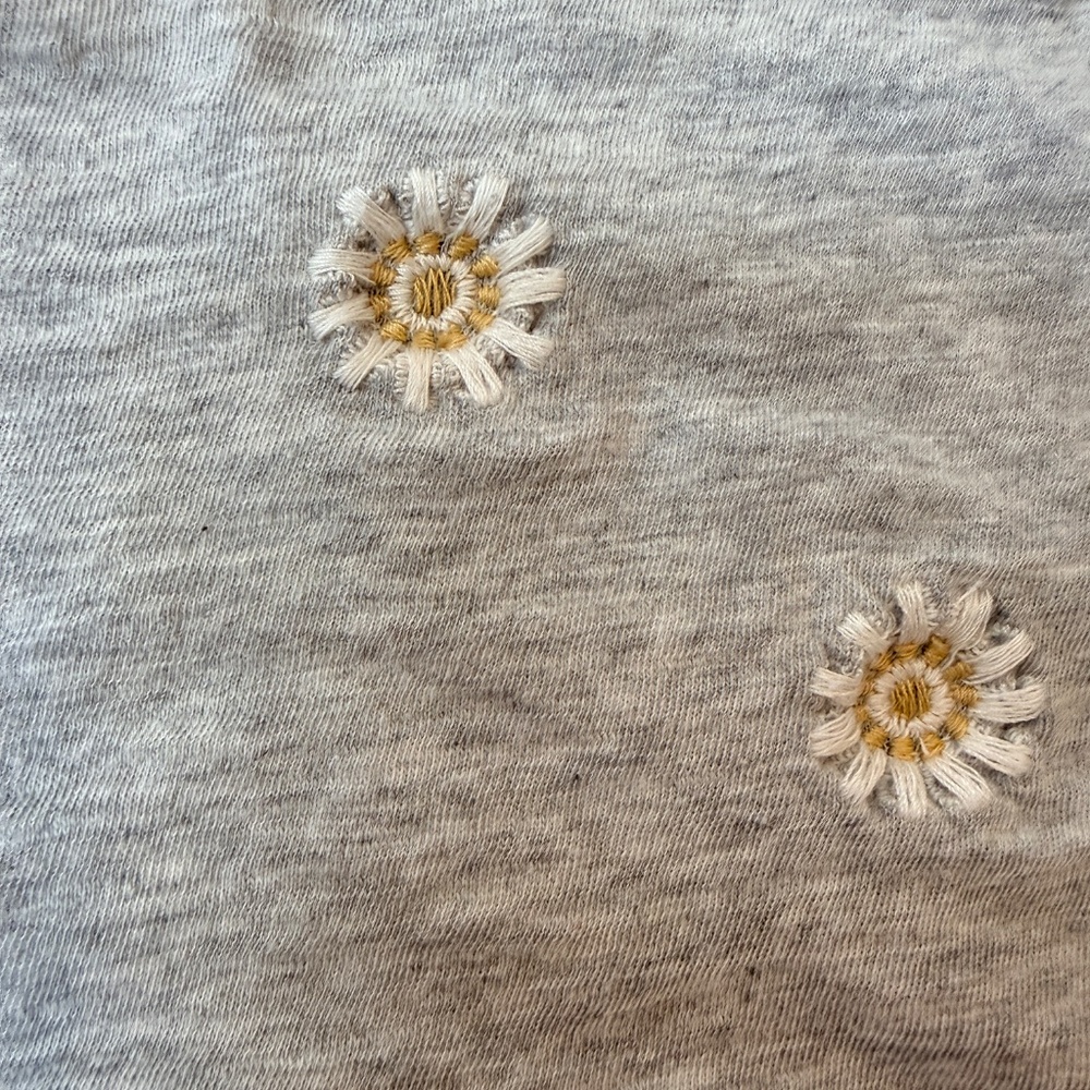 Lucky Brand Tee Embroidered Daisy’s Heathered grey size 3x - Picture 6 of 9